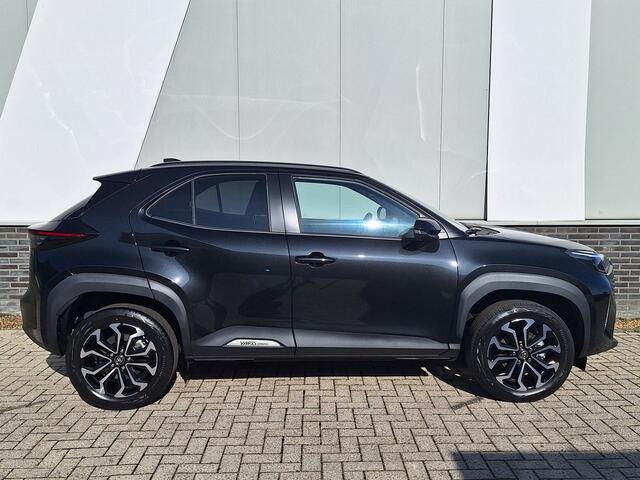 Toyota YARIS Cross 1.5 Hybrid 115 Dynamic met Comfort Pack | Navi | PDC v+a | Stoel/stuur/voorruit verw | Dode hoek detectie |