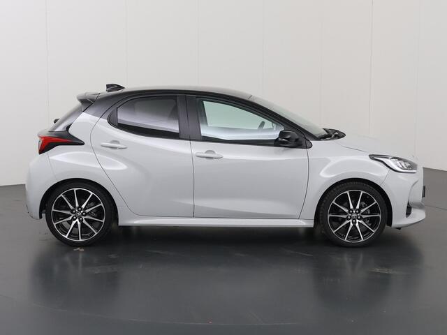 Toyota YARIS 1.5 Hybrid GR Sport | Navigatie | Parkeercamera | Stoelverwarming | Head-Up | Keyless Go |