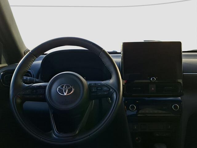 Toyota YARIS Cross 1.5 Hybrid 115 Dynamic + Comfort Pack | Apple Carplay/Android Auto | Parkeersensoren Voor/Achter | Voorstoelen Verwarmd | Stuurwiel Verwarmd | Parkeercamera Achter |