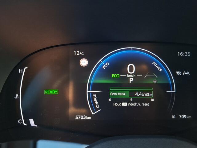 Toyota YARIS Cross 1.5 Hybrid 115 Dynamic + Comfort Pack | Apple Carplay/Android Auto | Parkeersensoren Voor/Achter | Voorstoelen Verwarmd | Stuurwiel Verwarmd | Parkeercamera Achter |