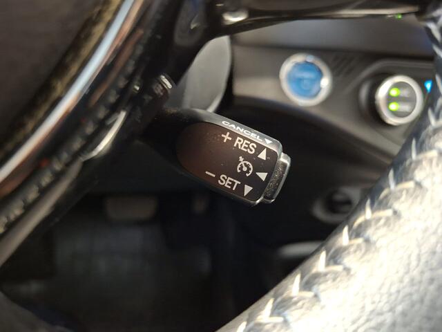 Toyota YARIS 1.5 Hybrid Active Limited | Navigatie | Cruise | Starknop Mats foto's maken