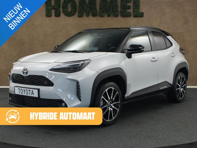 Toyota YARIS Cross 1.5 Hybrid 130 GR Sport - ELEKTRISCH BEDIENDE ACHTERKLEP - PARKEERSENSOREN VOOR + ACHTER - STOELVERWARMING VOORSTOELEN - STUURWIELVERWARMING - DODEHOEKDETECTIE - KEYLESS ENTRY/START - APPLE CARPLAY/ANDROID AUTO - CAMERA