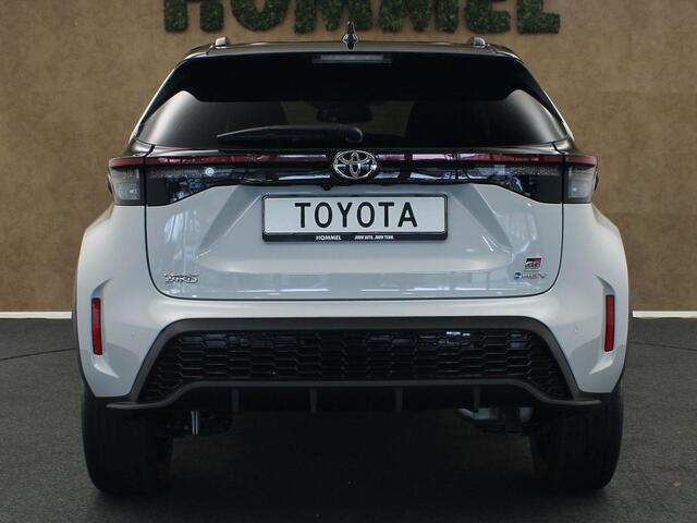 Toyota YARIS Cross 1.5 Hybrid 130 GR Sport - ELEKTRISCH BEDIENDE ACHTERKLEP - PARKEERSENSOREN VOOR + ACHTER - STOELVERWARMING VOORSTOELEN - STUURWIELVERWARMING - DODEHOEKDETECTIE - KEYLESS ENTRY/START - APPLE CARPLAY/ANDROID AUTO - CAMERA