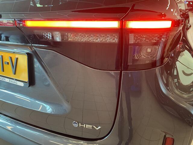 Toyota YARIS Cross 1.5 Hybrid 115 First Edition | Stuur en stoel verwarming