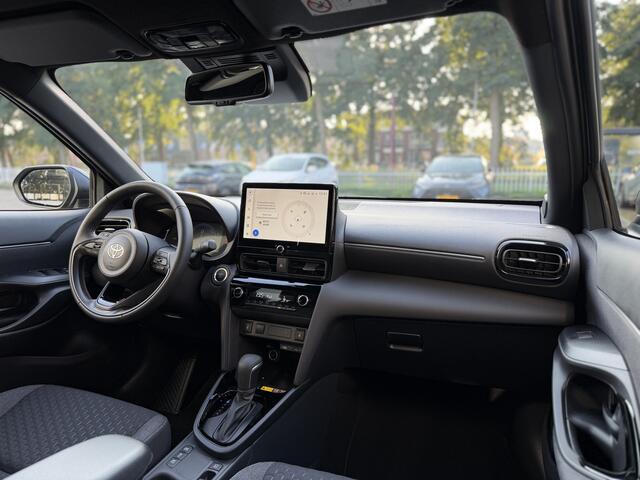 Toyota YARIS Cross 1.5 Hybrid 130 Style Parkeersensoren V+A, Dodehoekdetectie, Navigatie