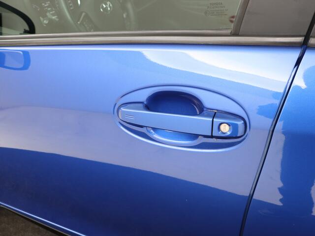 Toyota YARIS 1.0 VVT-i Design | Keyless | LM velgen | NL dealeronderhoud |