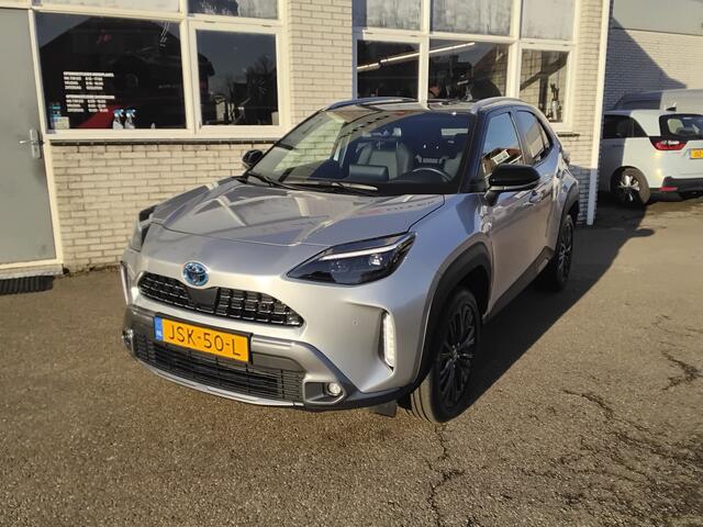 Toyota YARIS Cross 1.5 Hybrid Adventure Two tone