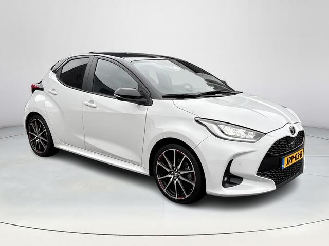 Toyota YARIS 1.5 Hybrid GR Sport **DODEHOEK DETECTIE/ PANORAMA DAK/ PARKEERSENSOREN/ 36 MAANDEN GARANTIE**