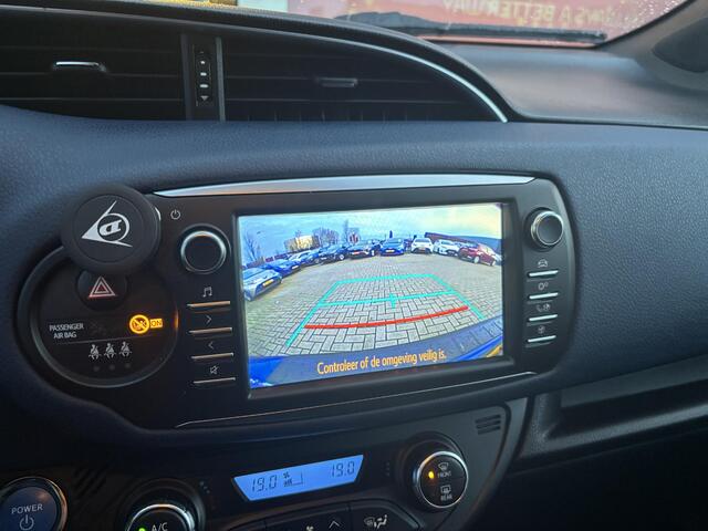 Toyota YARIS 1.5 Hybrid Bi-Tone | Navigatie | Cruise Control | Camera | Climate Control