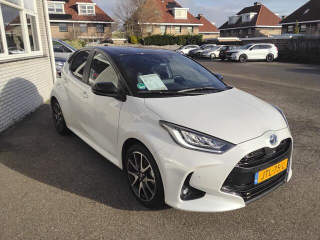Toyota YARIS 1.5 Hybrid Style Bi Tone