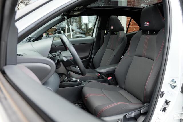 Toyota YARIS Cross 1.5 Hybrid GR Sport / Pano / HuD / JBL / Matrix