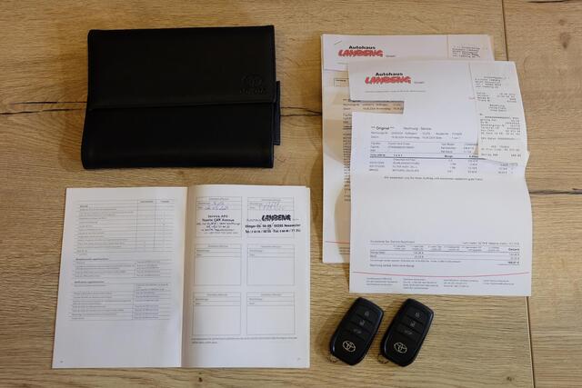 Toyota YARIS Cross 1.5 Hybrid GR Sport / Pano / HuD / JBL / Matrix