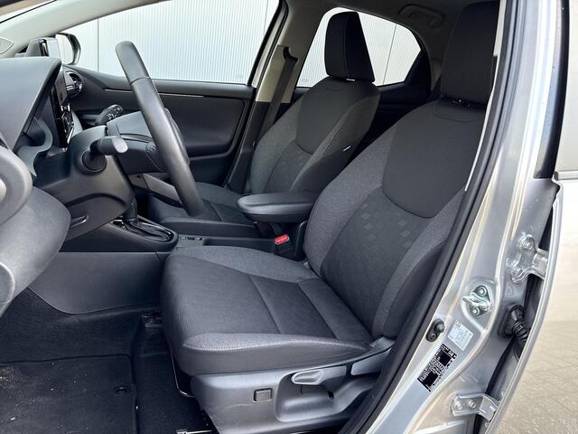 Toyota YARIS 1.5 Hybrid 115 Dynamic **DODEHOEK DETECTIE/ STUUWVERWARMING/ PARKEERSENSOREN/ GARANTIE**