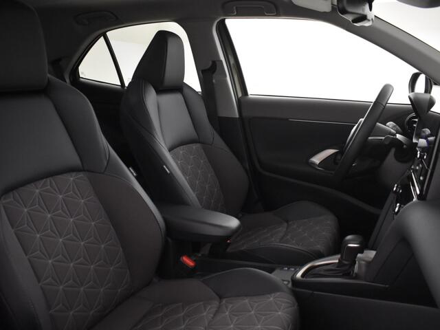 Toyota YARIS Cross 1.5 Hybrid 130 Executive | PDC V+A | 1/2 leder | BSM Blindspot