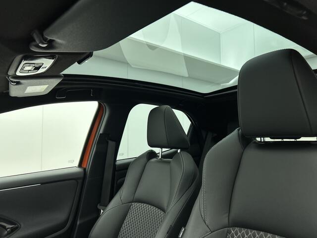 Toyota YARIS 1.5 Hybrid Executive | JBL | Panoramadak | Trekhaak | Navigatie