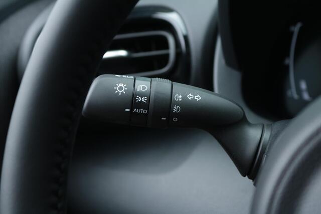 Toyota YARIS Cross 1.5 Hybrid 115 Dynamic, Comfortpack, BSM, Stoel en Stuurverwarming, Parkeersensoren.