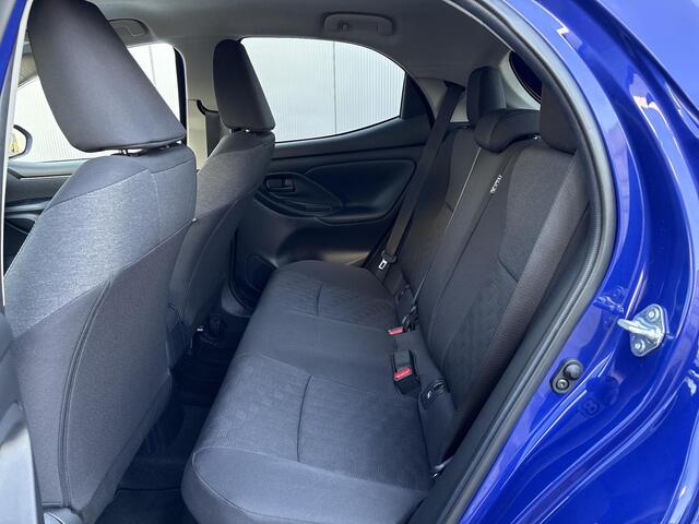 Toyota YARIS 1.5 Hybrid 115 Dynamic **ALL SEASON BANDEN/ PARKEERSENSOREN/ STUURVERWARMING/ GARANTIE**