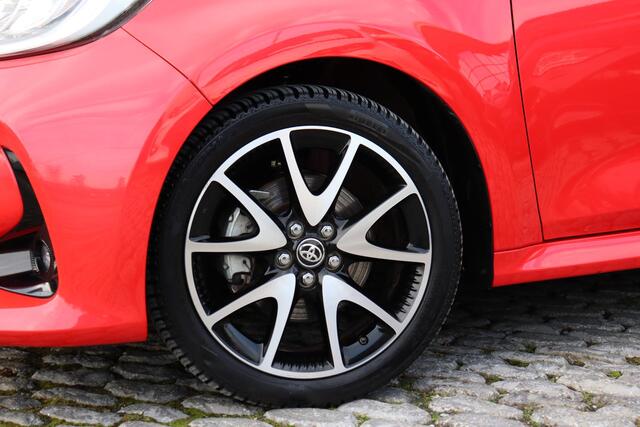 Toyota YARIS 1.5 Hybrid Launch Edition,Trekhaak,Stoelverwarming ,Apple Carplay / Android Auto, parkeersensoren, Climate control, Navi, JBL.