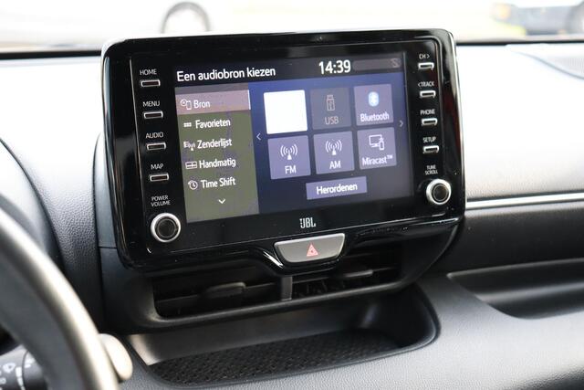 Toyota YARIS 1.5 Hybrid Launch Edition,Trekhaak,Stoelverwarming ,Apple Carplay / Android Auto, parkeersensoren, Climate control, Navi, JBL.