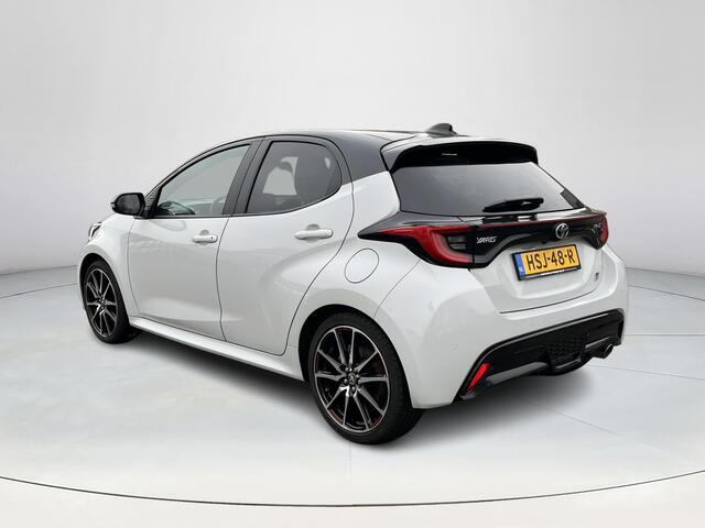 Toyota YARIS 1.5 Hybrid GR Sport | JBL Premium audio | Parkeersensoren | Head up display | Stoelverwarming | Navigatie |