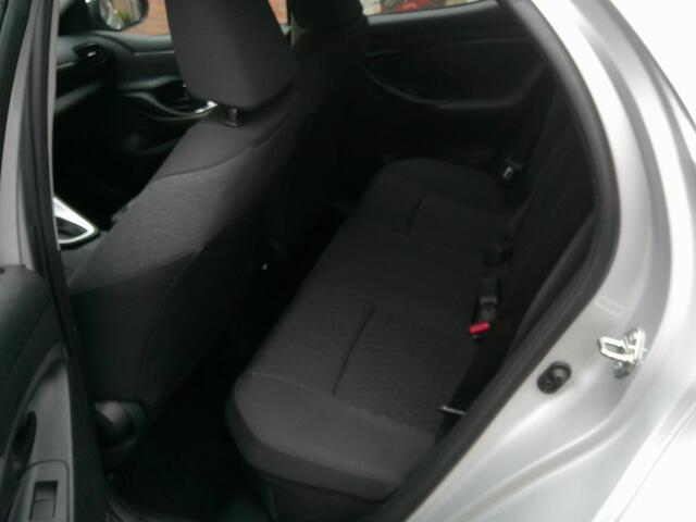 Toyota YARIS 1.5 Hybrid Dynamic Navi Pdc V+A