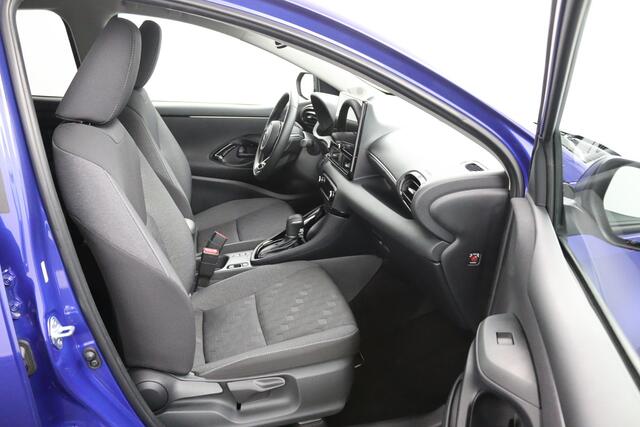 Toyota YARIS 1.5 Hybrid 115 Dynamic | Parkeersensoren Rondom | Stoel en Stuurverwarming | Navigatie | Keyless Entry |