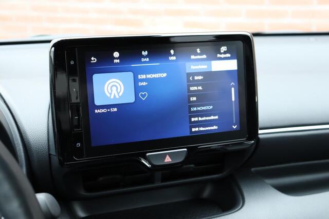 Toyota YARIS 1.5 Hybrid 115 Dynamic Comfort Pakket Stuurverwarming, Parkeersensoren