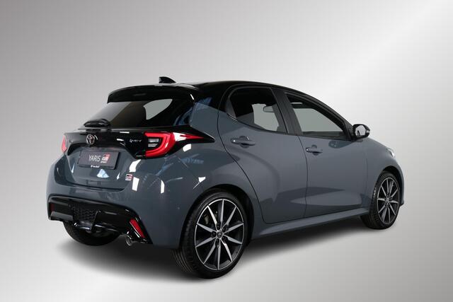 Toyota YARIS 1.5 Hybrid 130 GR Sport, Plus pack, Nieuw en in april leverbaar!