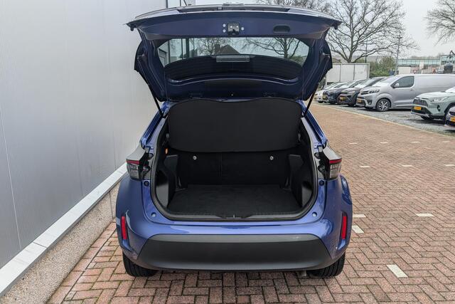 Toyota YARIS Cross 1.5 Hybrid First Edition Automaat, Achteruitrijcamera, Navigatie met Android Auto & Apple Carplay
