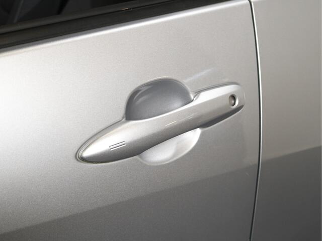 Toyota YARIS Cross 1.5 Hybrid 115 First Edition | Stuur / Stoelverwarming | Dode-hoek |