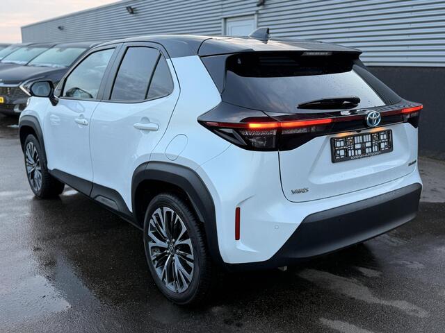 Toyota YARIS Cross 1.5 Hybrid Executive Trekhaak, Dodehoekdetectie, HUD, Stoelverwarming, LMV, LED, Elek. achterklep, Parkeersensoren