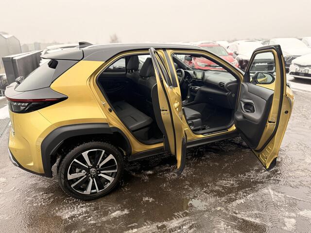 Toyota YARIS Cross 1.5 Hybrid Launch Edition AWD Panoramadak, Rondom camera, Lederen interieur, Stoelverwarming, Dodehoekdetectie, JBL, HUD, AppleCarplay AndroidAuto, LM velgen