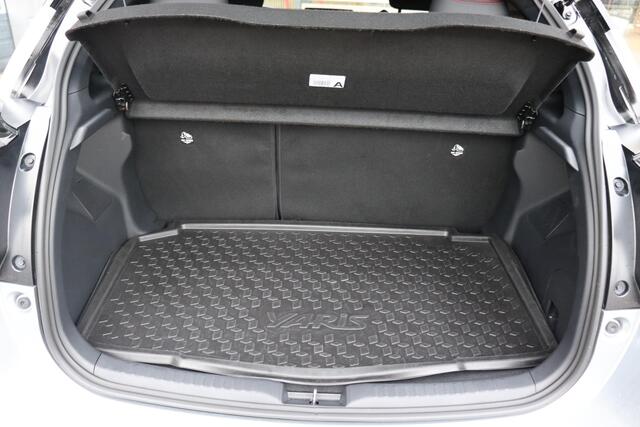 Toyota YARIS 1.5 Hybrid 130 GR Sport, Head-Up Display , Stoel- en stuurverwarming