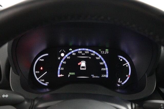 Toyota YARIS Cross 1.5 Hybrid 115 First Edition | stoel en stuurverwarming | Navigatie | Apple Carplay/Android Auto |