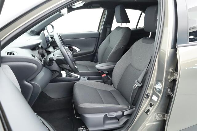 Toyota YARIS Cross 1.5 Hybrid Dynamic | Navi | Cruise | Apple CarPlay & Android Auto | PDC V+A | Camera | Stoelverw. | Dodehoekdet. | LED GERESERVEERD TOT MAANDAG