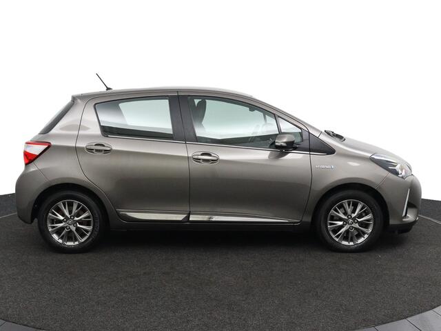Toyota YARIS 1.5 Hybrid Executive | Trekhaak | Alcantara Bekleding | Navigatie | Keyless Start | Cruise Control | Climate Control |