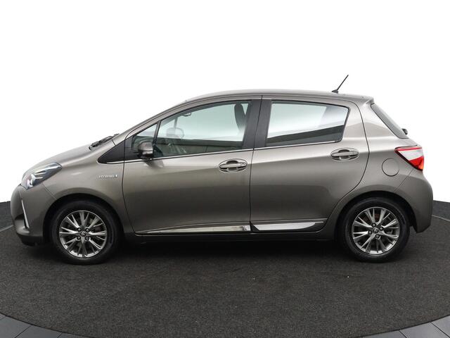 Toyota YARIS 1.5 Hybrid Executive | Trekhaak | Alcantara Bekleding | Navigatie | Keyless Start | Cruise Control | Climate Control |