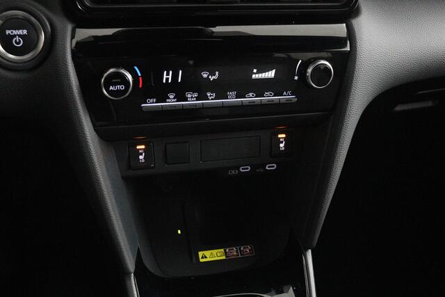 Toyota YARIS Cross 1.5 Hybrid 115 Dynamic | Comfort Pack | Parkeer sensoren | Stuur stoel verwarming |