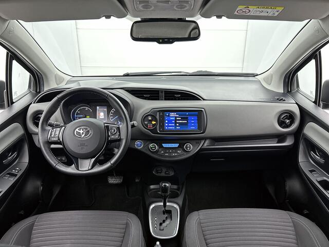 Toyota YARIS 1.5 Hybrid Dynamic | 1e Eigenaar | NIEUW GELEVERD & ONDERHOUDEN | Parelmoer | Privacy Glass |