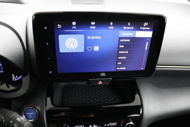 Toyota YARIS Cross 1.5 Hybrid Adventure | JBL | Stoel / Stuurverwarming | Head-up display |