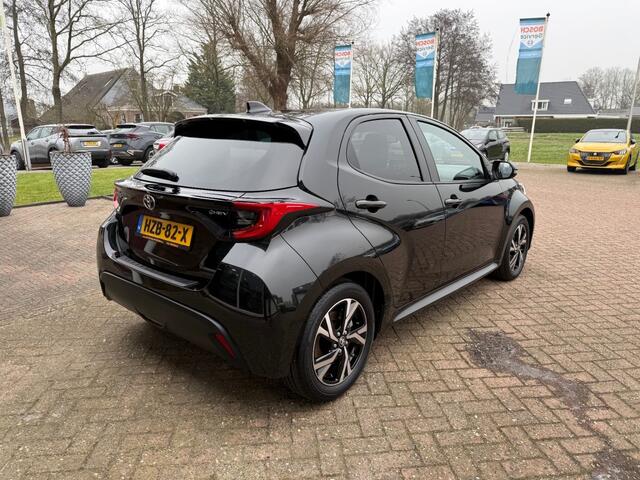 Toyota YARIS 1.5 HYBRID 5-DRS DYNAMIC AUTOMAAT! LUXE UITVOERING NIEUWE AUTO!