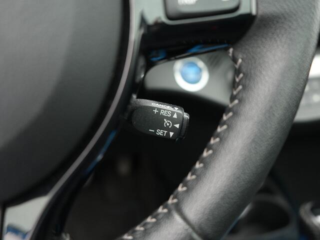 Toyota YARIS 1.5 Hybrid SkyBlue