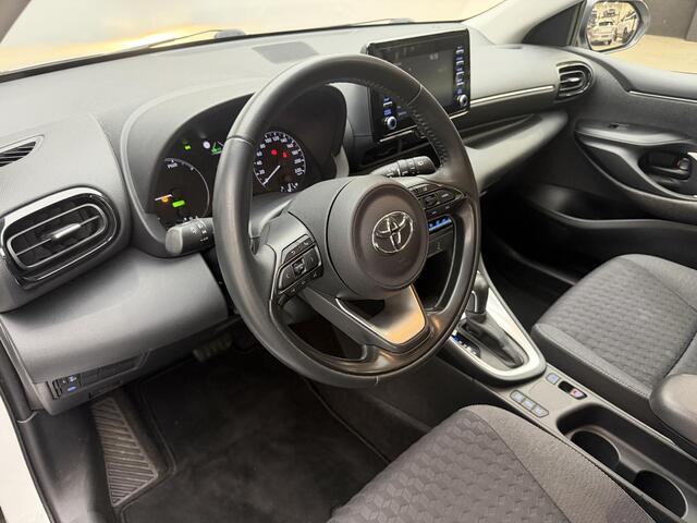 Toyota YARIS 1.5 Hybrid Active | All weatherbanden | Cam achter | 1e eigenaar | NL auto