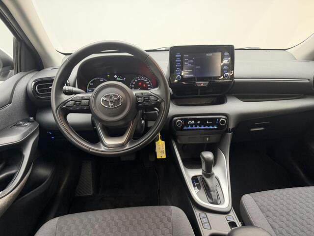 Toyota YARIS 1.5 Hybrid Active | All weatherbanden | Cam achter | 1e eigenaar | NL auto