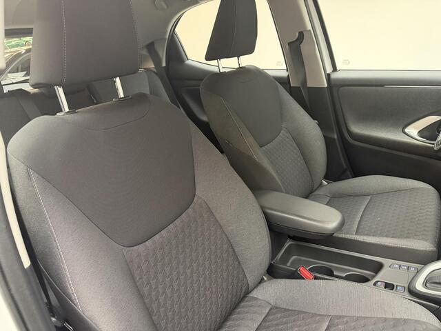 Toyota YARIS 1.5 Hybrid Active | All weatherbanden | Cam achter | 1e eigenaar | NL auto