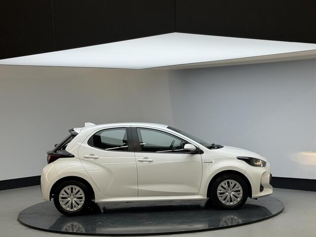 Toyota YARIS 1.5 Hybrid Active | All weatherbanden | Cam achter | 1e eigenaar | NL auto