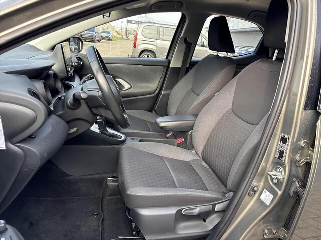 Toyota YARIS 1.5 Hybrid Dynamic **NAVIGATIE/ KEYLESS/ ADAPTIEF CRUISE CONTROL/ 36 MAANDEN GARANTIE**