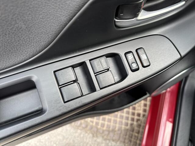 Toyota YARIS 1.5 Hybrid Executive | 06-10141018 Voor meer informatie