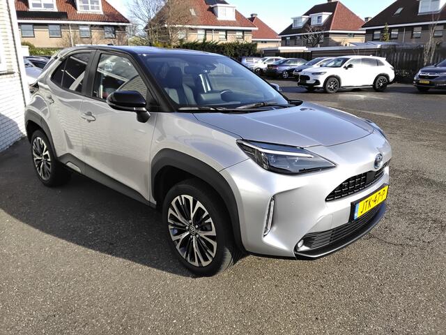 Toyota YARIS Cross 1.5 Hybrid Executive Trekhaak two tone blindspot