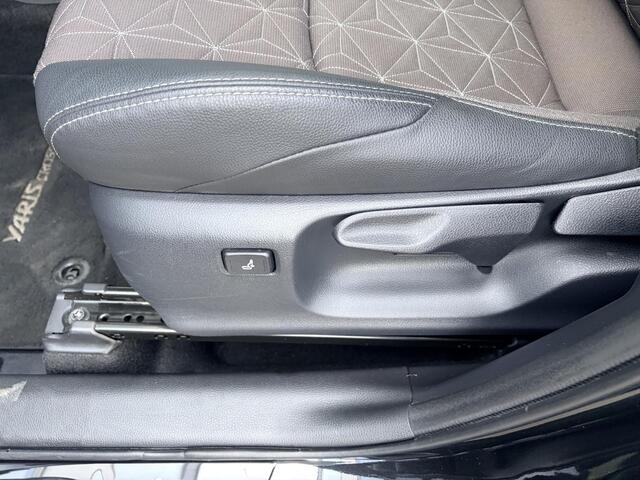 Toyota YARIS Cross 1.5 Hybrid Executive 18 inch | Panoramadak | Half leder | Parkeersensoren rondom